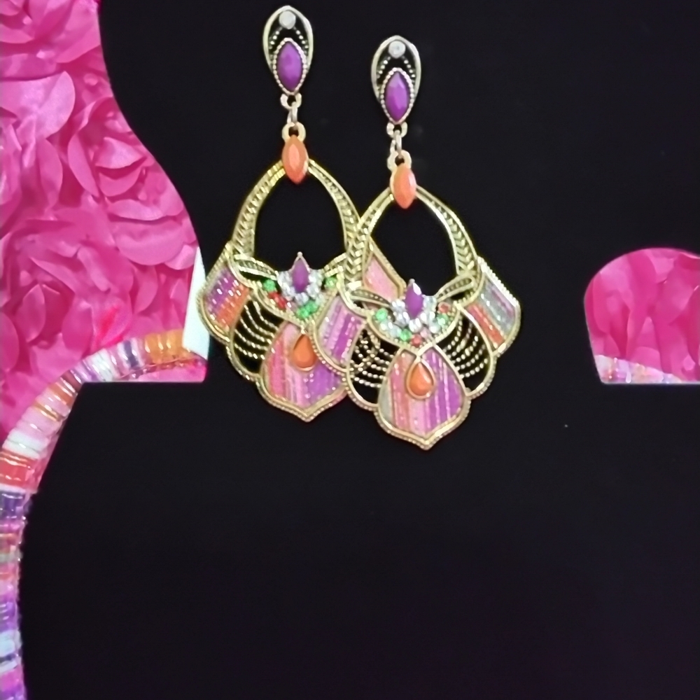Statement Necklace Set - Picture 3 of 3